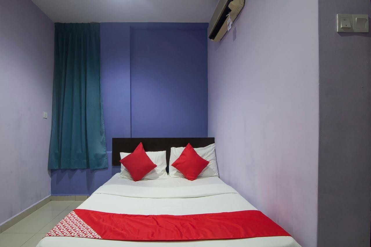 Oyo 90235 Hotel Inap Sri Gombak Batu Caves Екстериор снимка